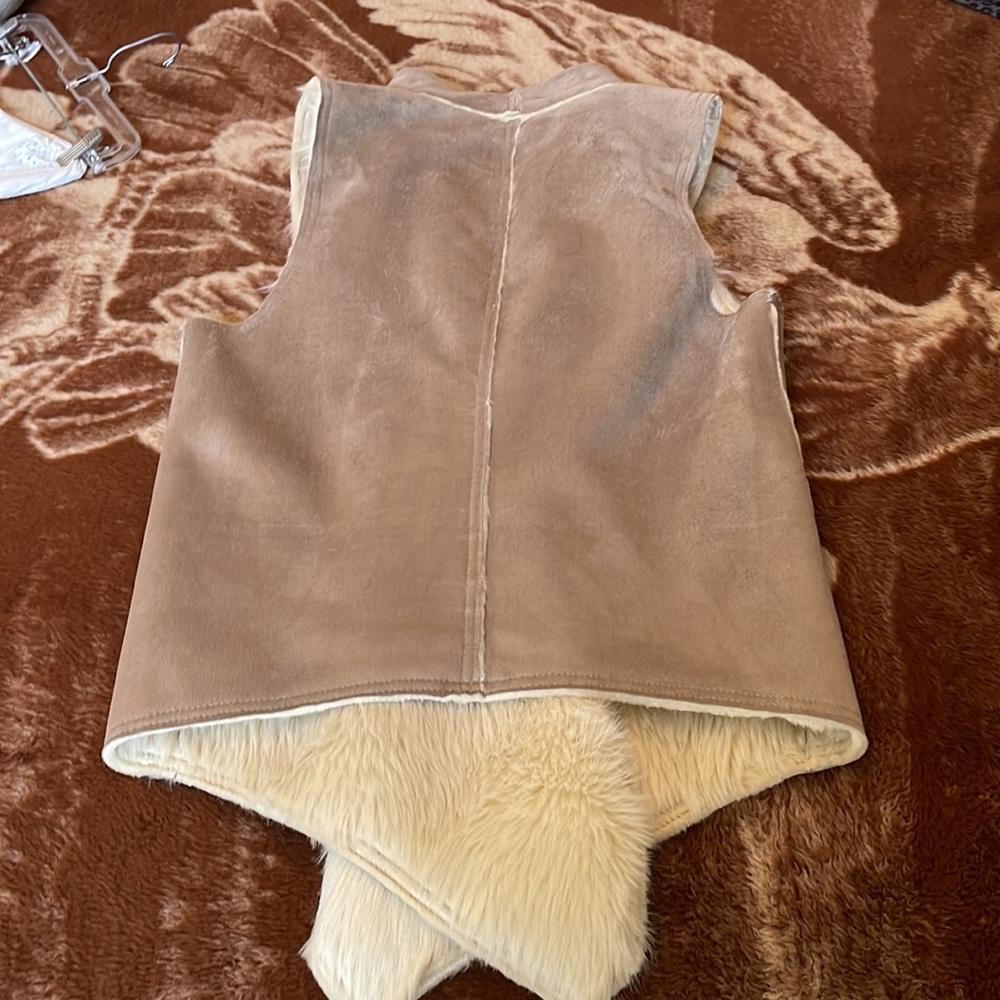 Vest - Picture 6 of 6